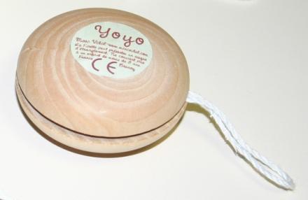 Yoyo en bois naturel pour contenir des dragées lors des mariages et des baptêmes en Grèce